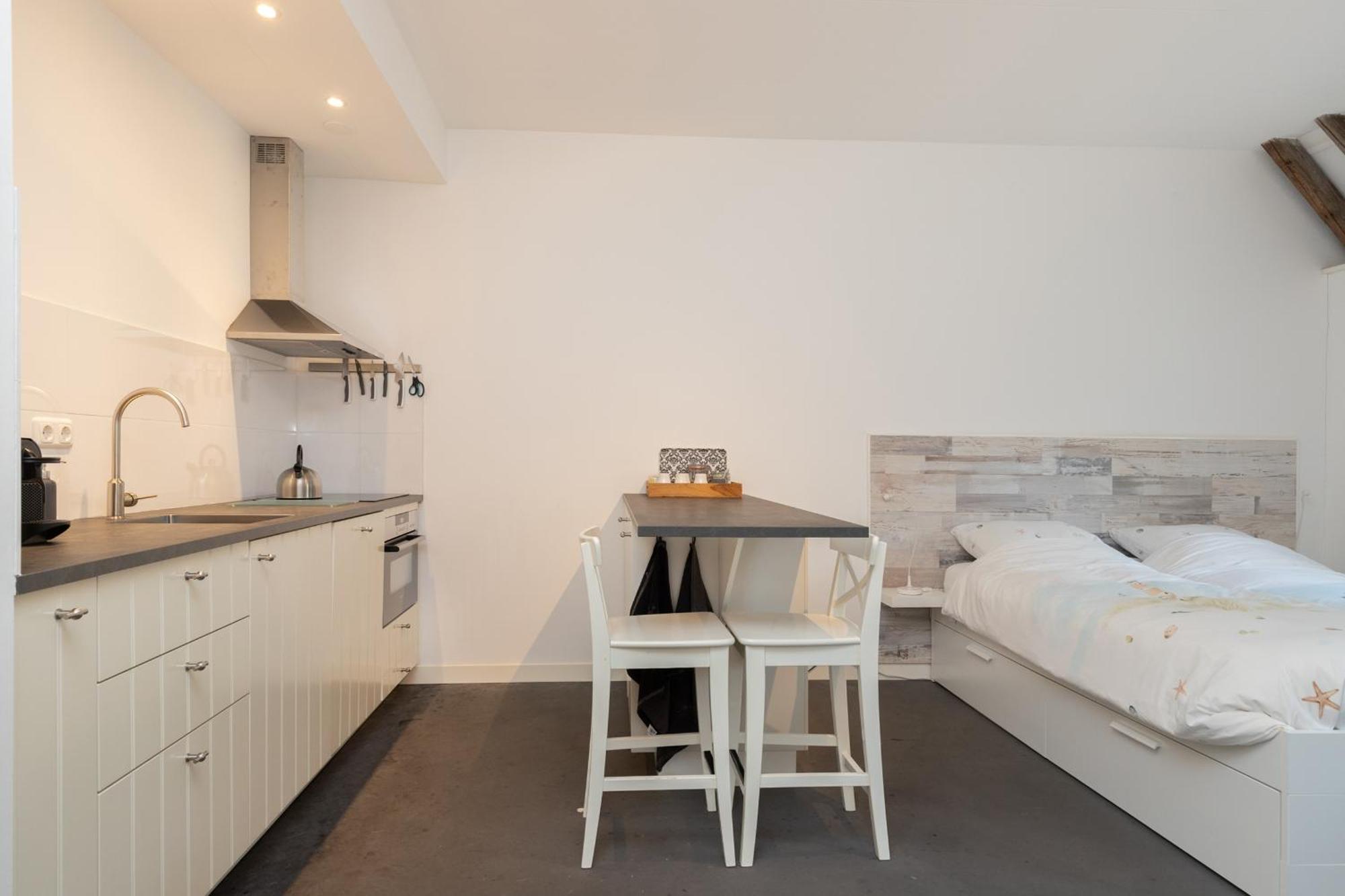 Iselmarpleats Comfortabele Studio Met Badkamer Gaast Extérieur photo